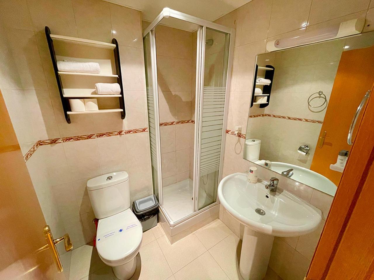 Apartamentos Pantebre 3000 Pas De La Casa Luaran gambar
